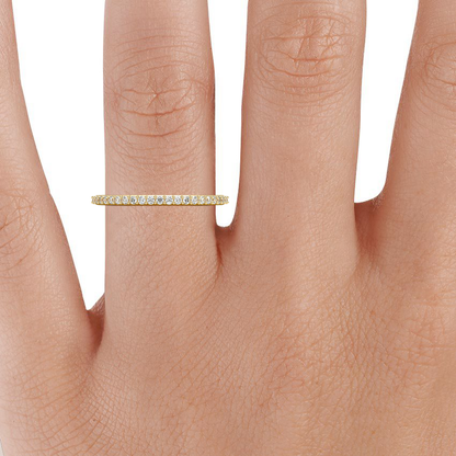 Fable Delicate Shared Prong Ring